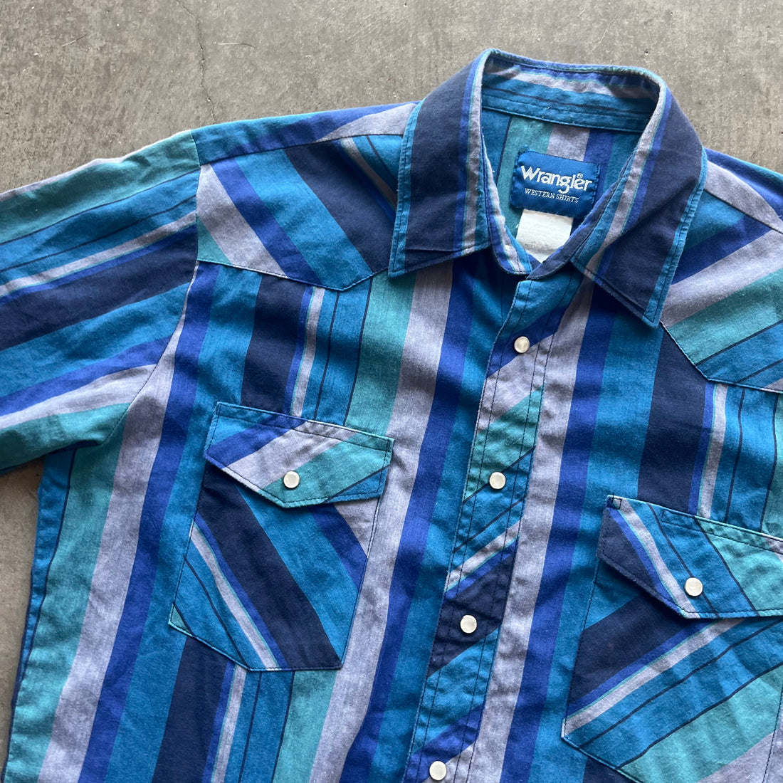 M 90s Wrangler Pearl Snap