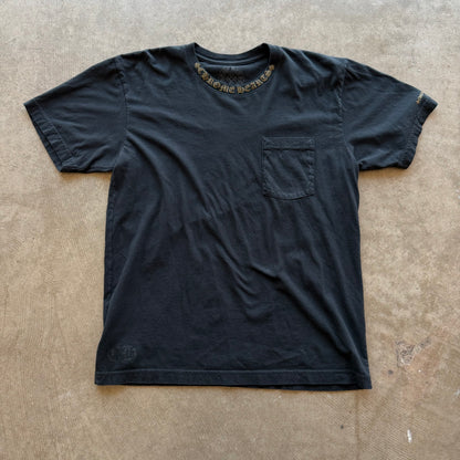 L Chrome Hearts Olive Neck Logo Tee
