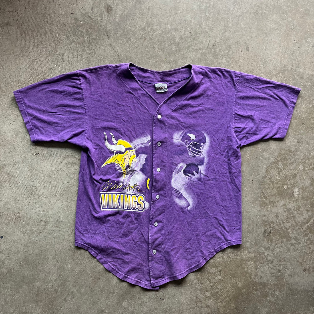 XL 90s Vikings Button Up