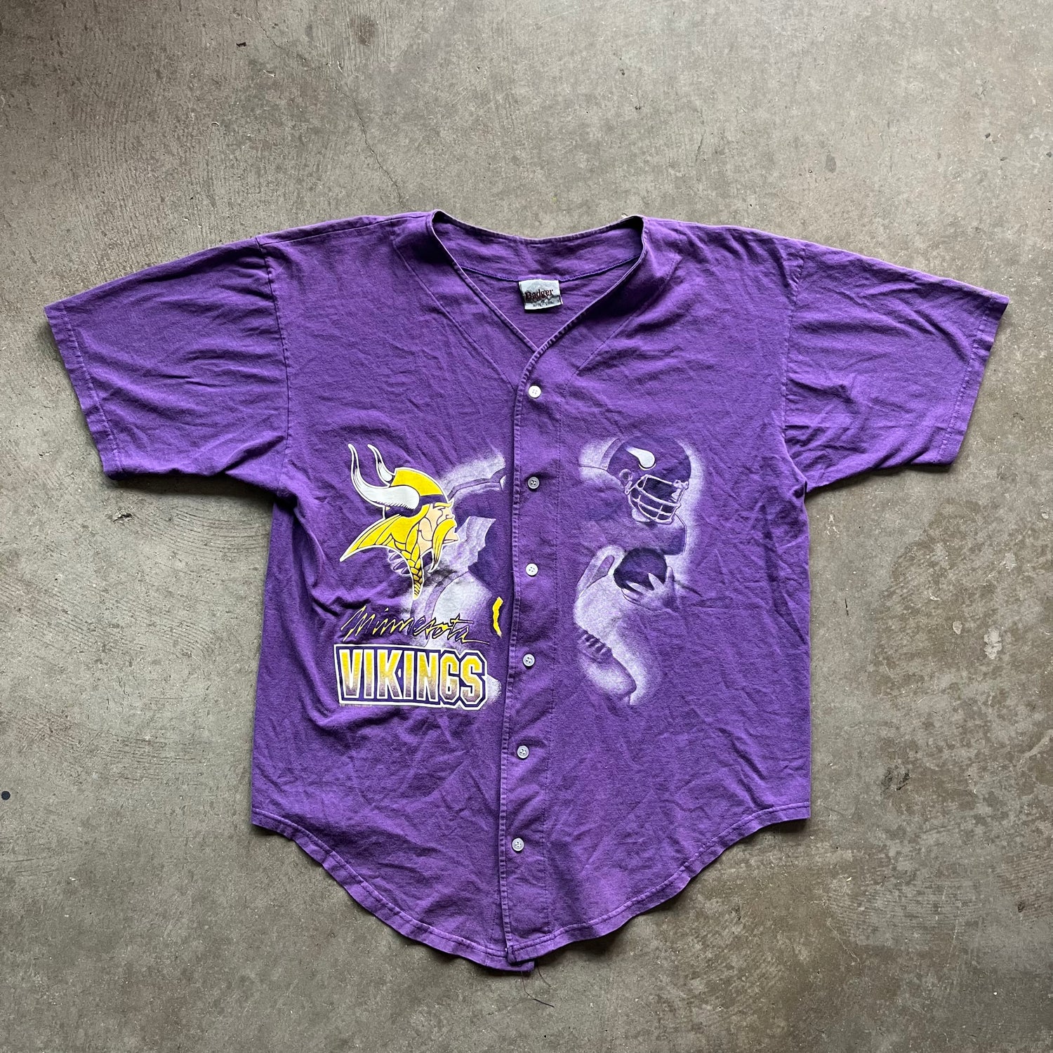 XL 90s Vikings Button Up