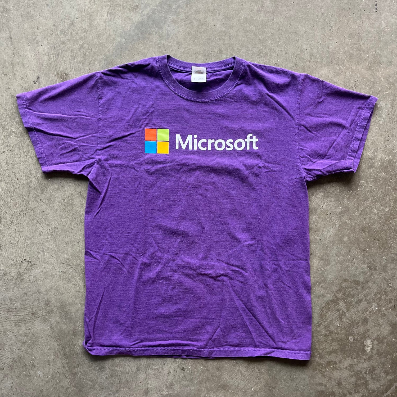 L 00s Microsoft Tee