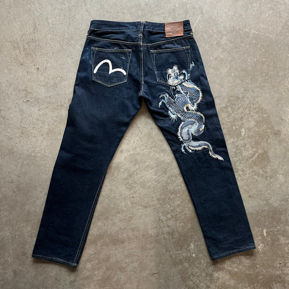 34x32 00s White Dragon Evisu Jeans