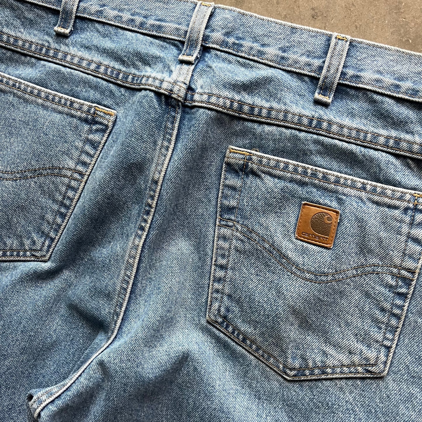 34x30 00s Carhartt Jeans