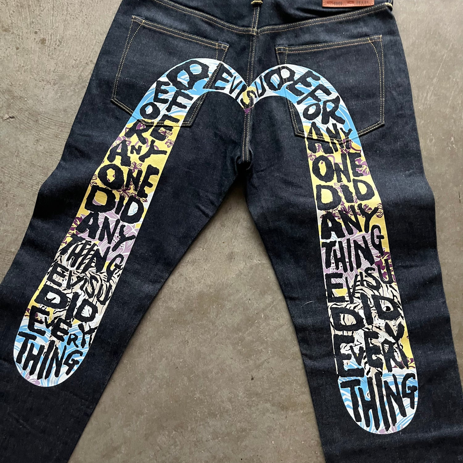 34x30 00s Evisu Rainbow Spellout Jeans
