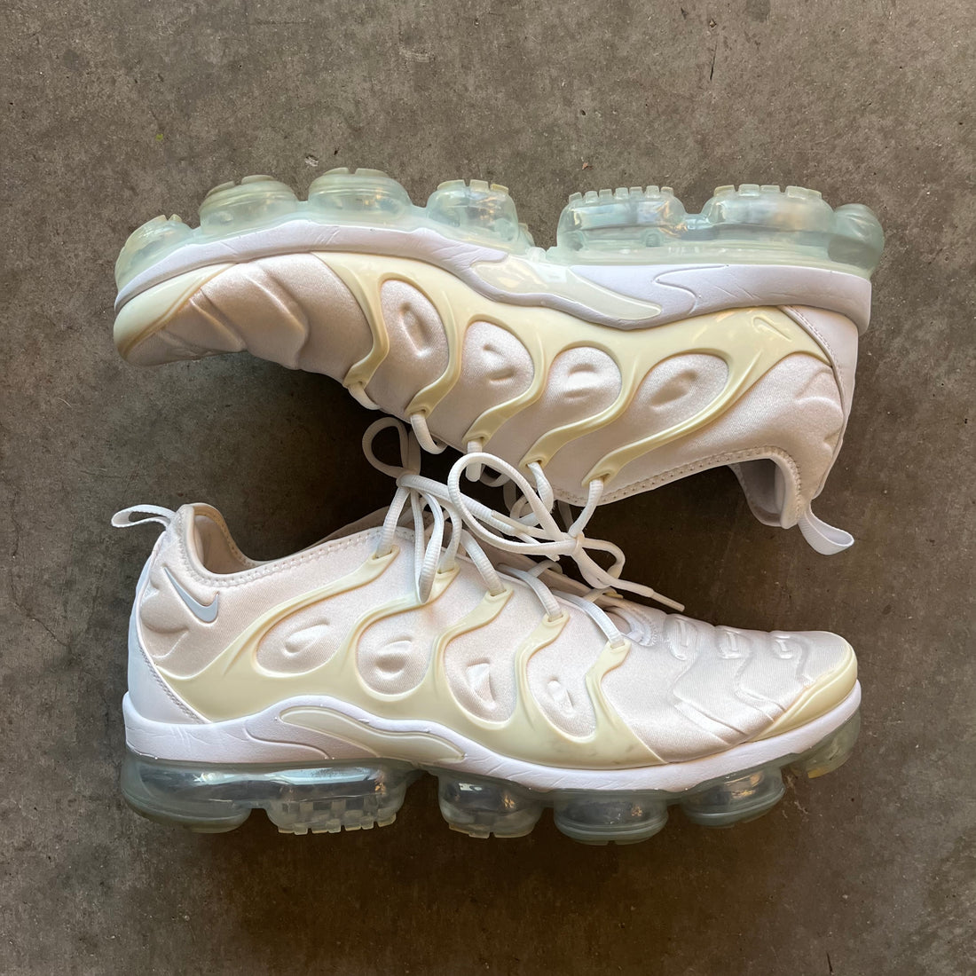14 Used Nike Vapormax Plus Triple White