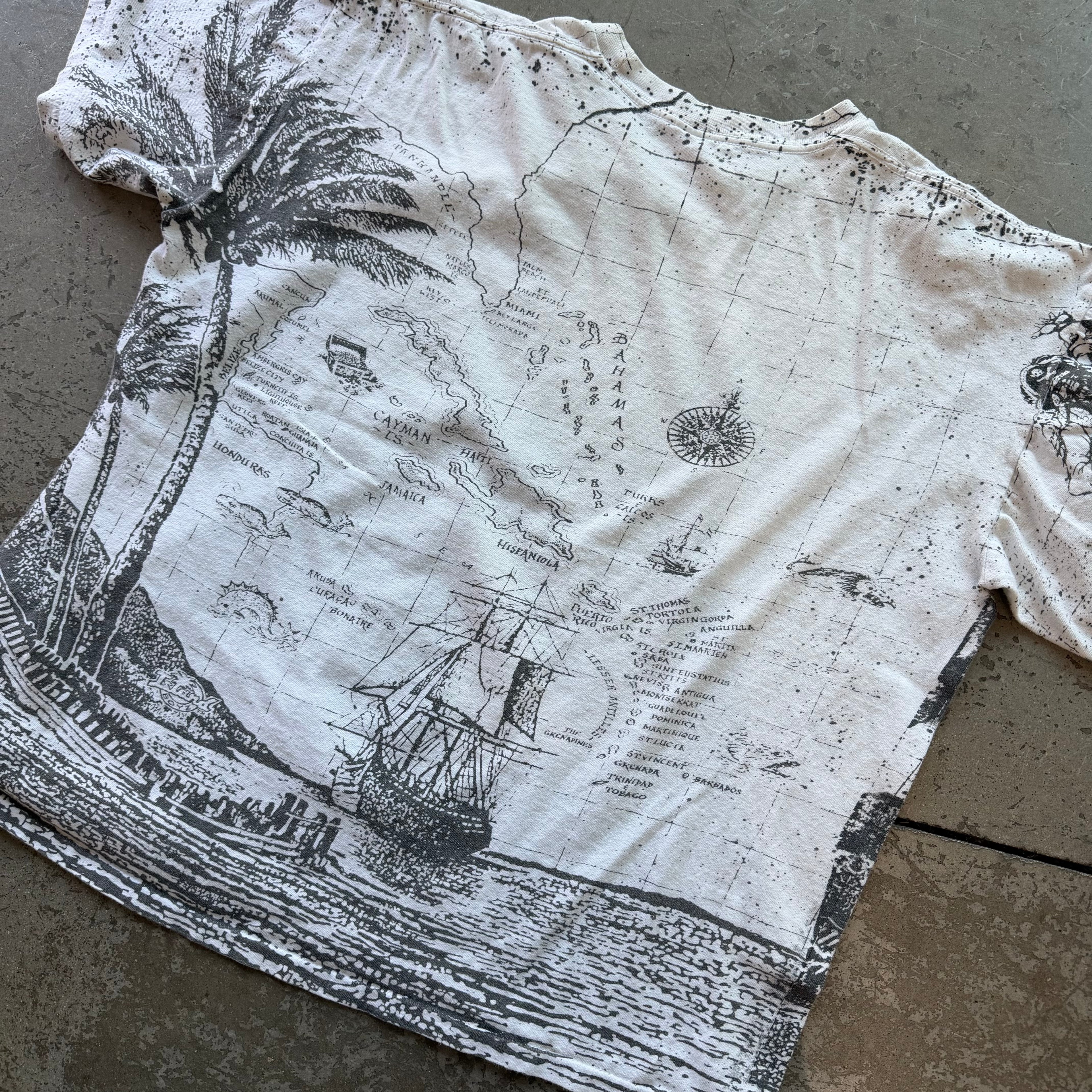 XL 90s Island AOP Tee
