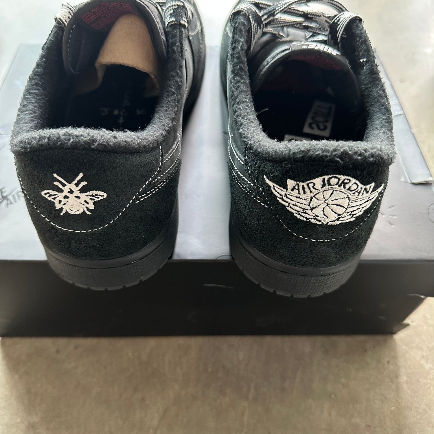 12 VNDS Travis Scott Jordan 1 Low Phantom