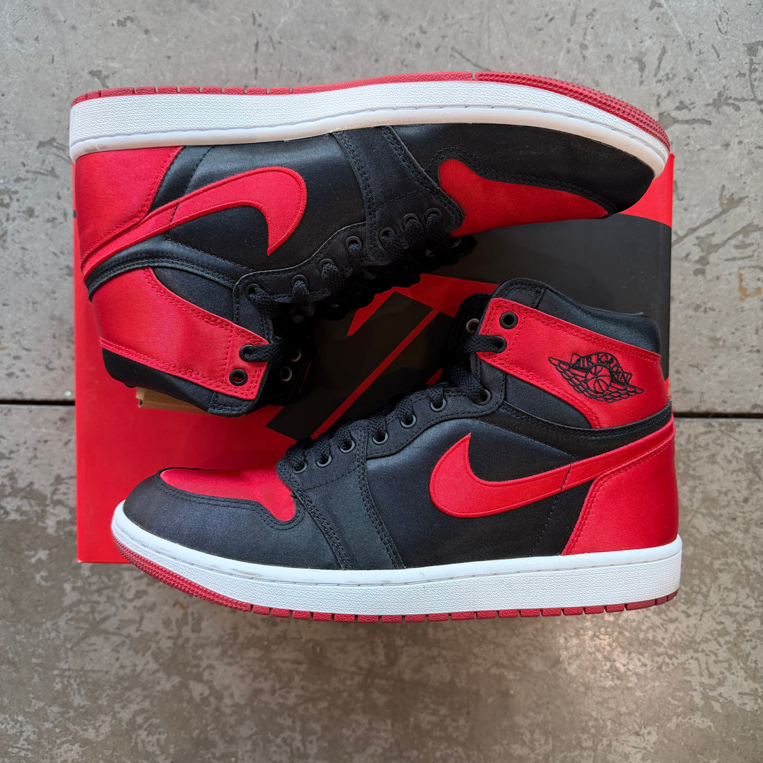 11w/9.5m Used Jordan 1 High Satin Bred