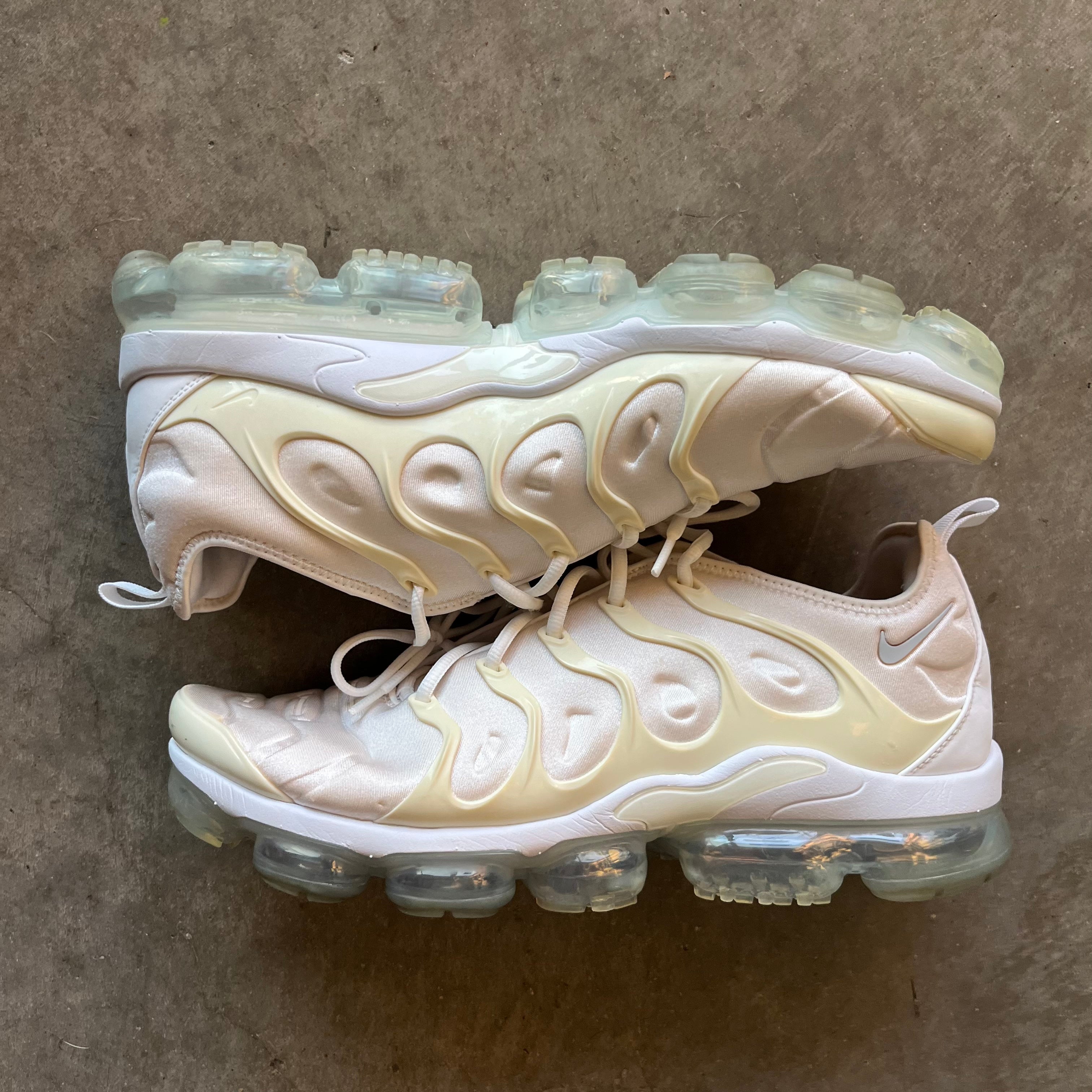 14 Used Nike Vapormax Plus Triple White