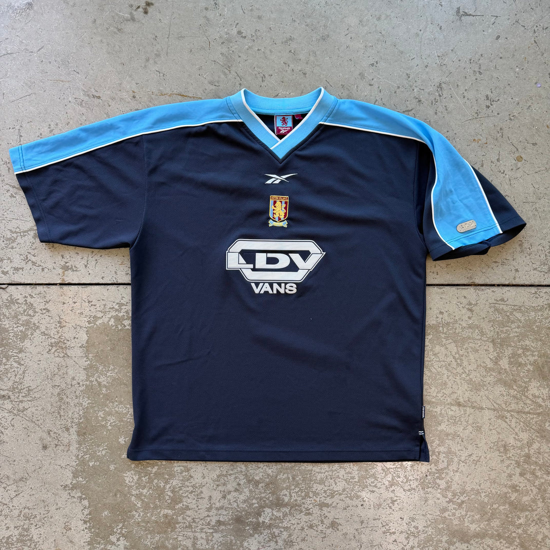 XL 99 Aston Villa Soccer Jersey