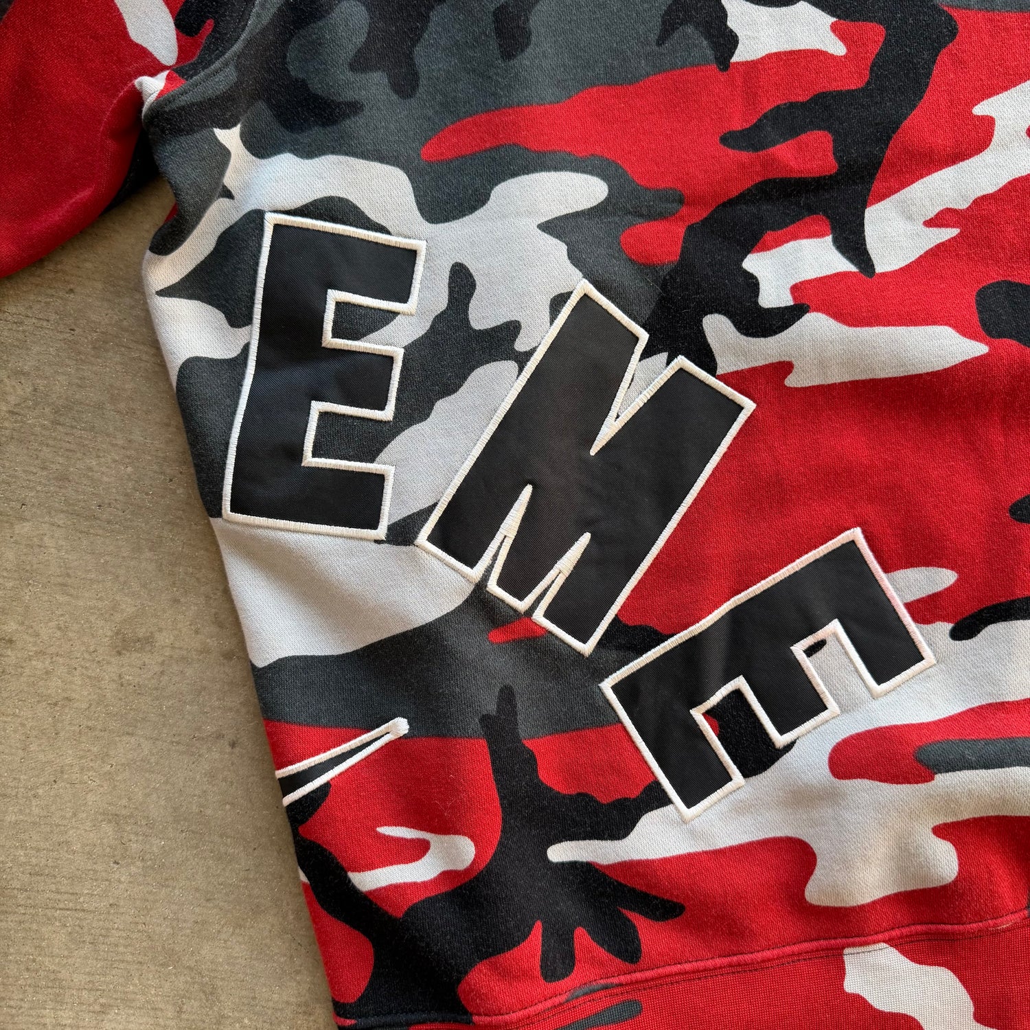 L Supreme x Nike Red Camo Crewneck