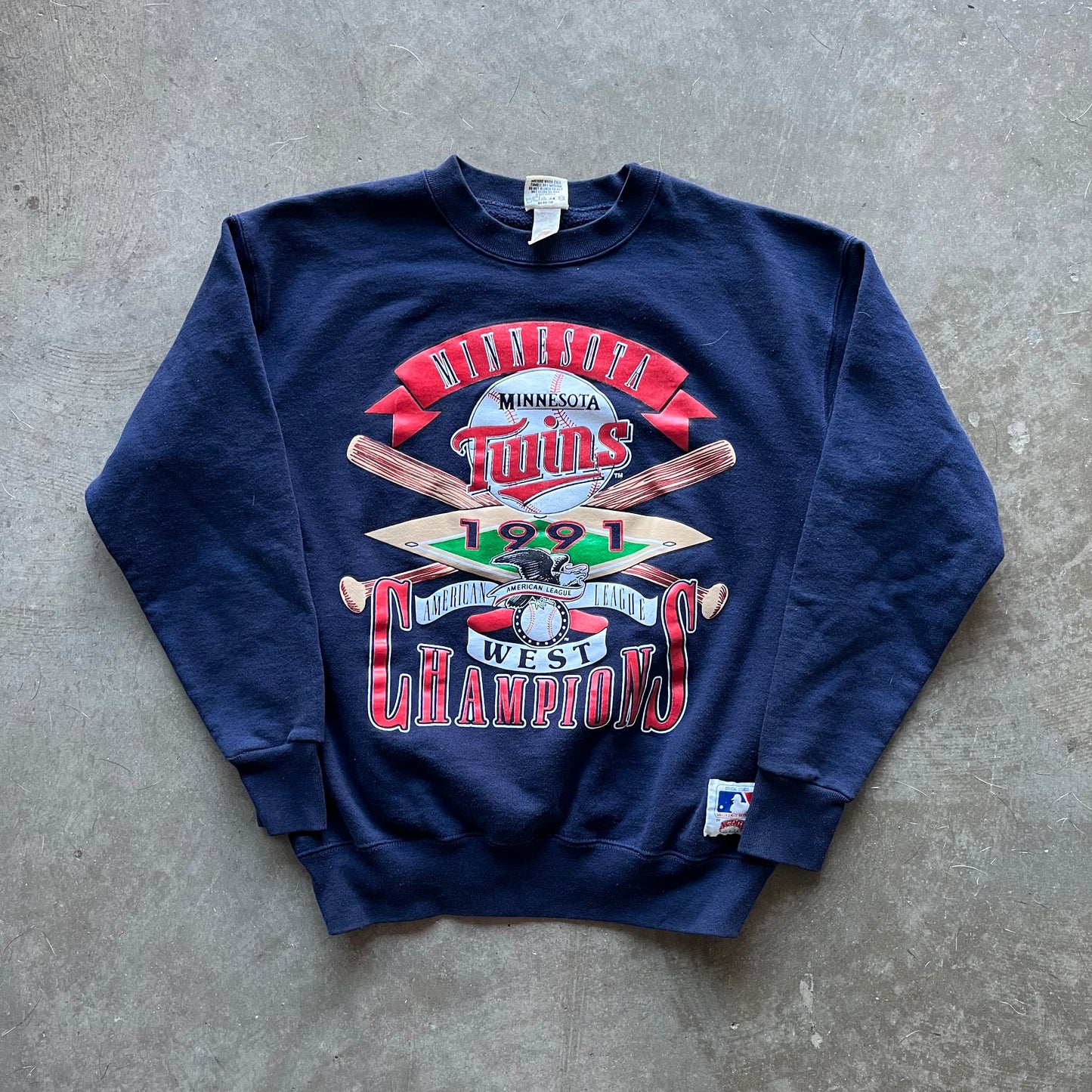 L 91 Twins Crewneck