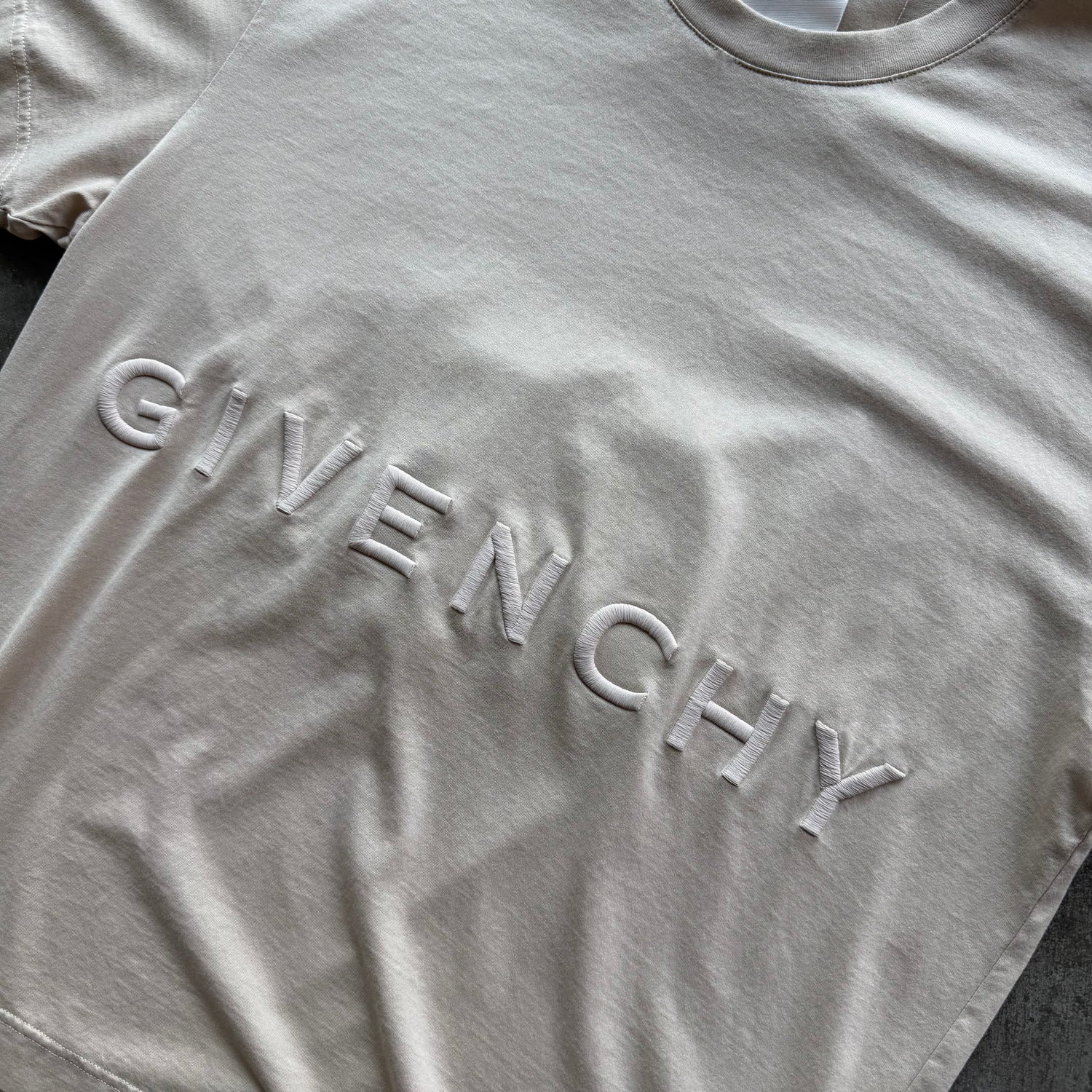 L Givenchy Logo Tee Tan