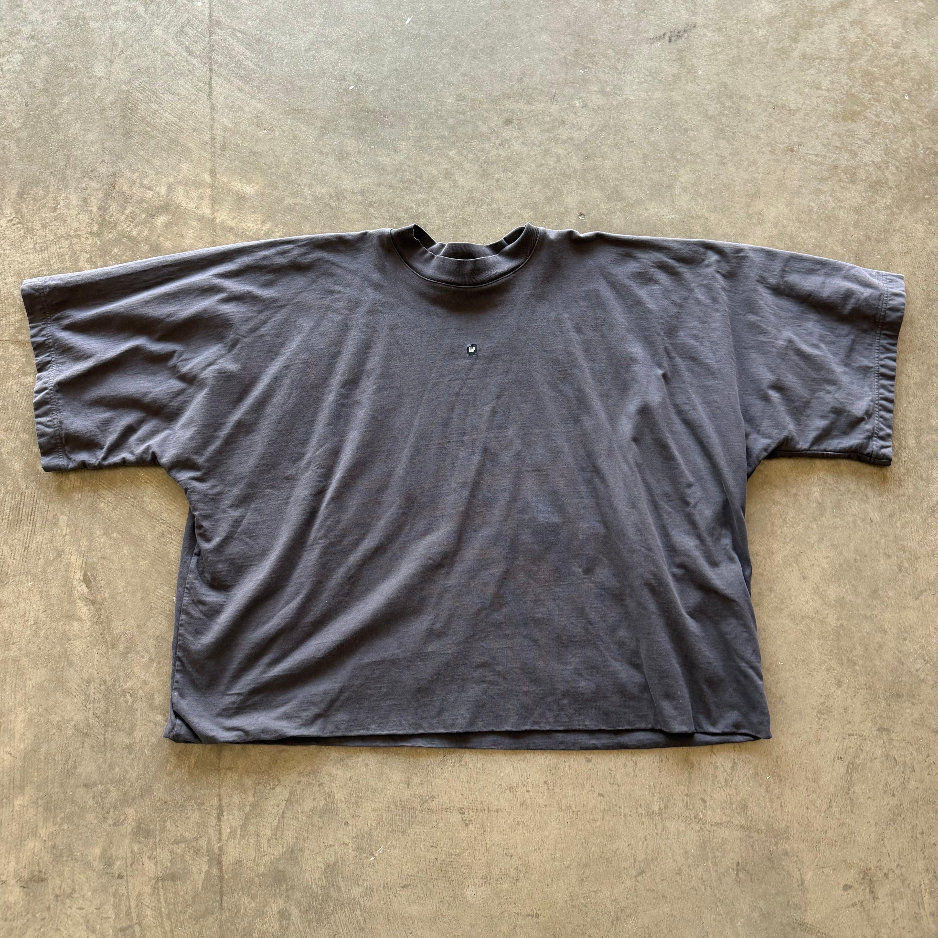 XXL YZY Gap Logo Tee Gray