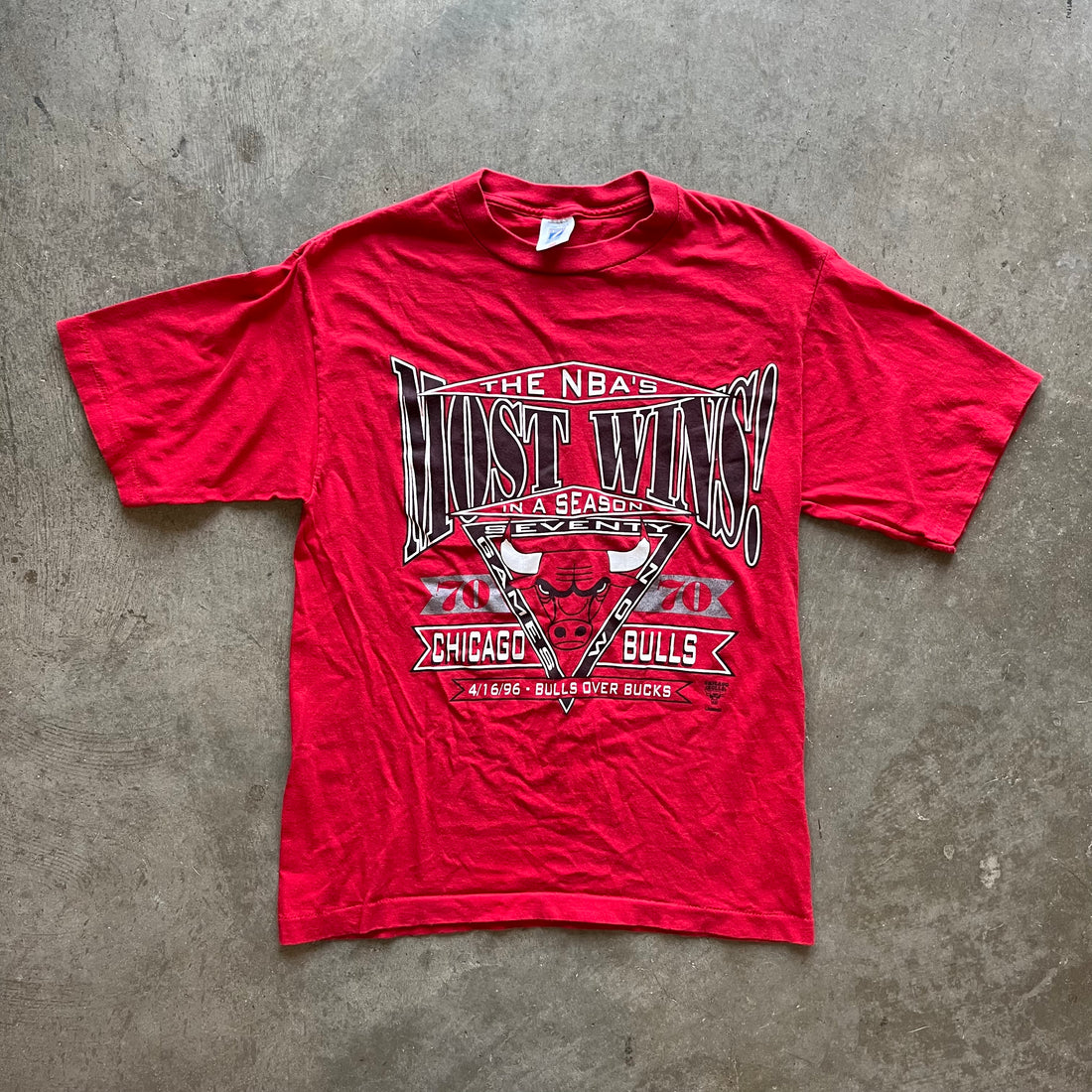 L 96 Bulls Tee