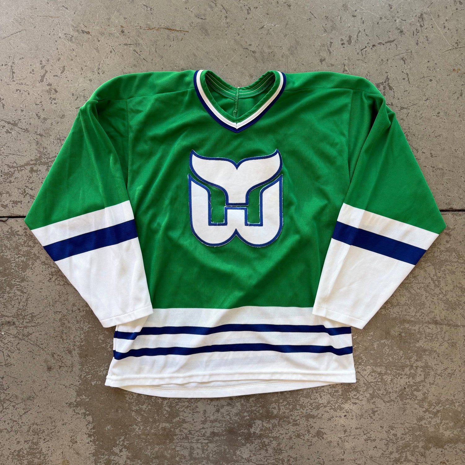 M 90s Hartford Whalers Hockey Jersey