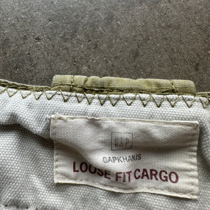 33x30 00s Gap Cargo Pants