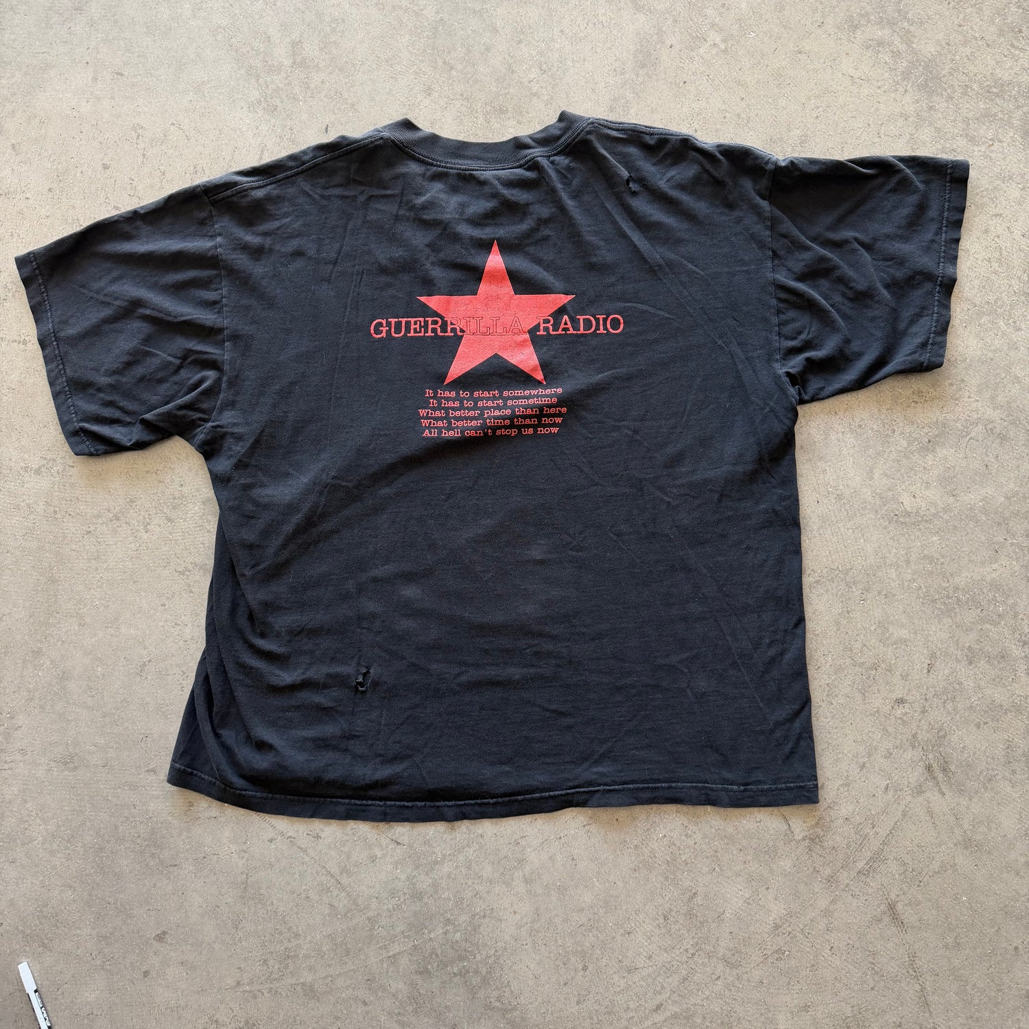 XXL 90s Rage Against the Machine Guerrilla Band Tee