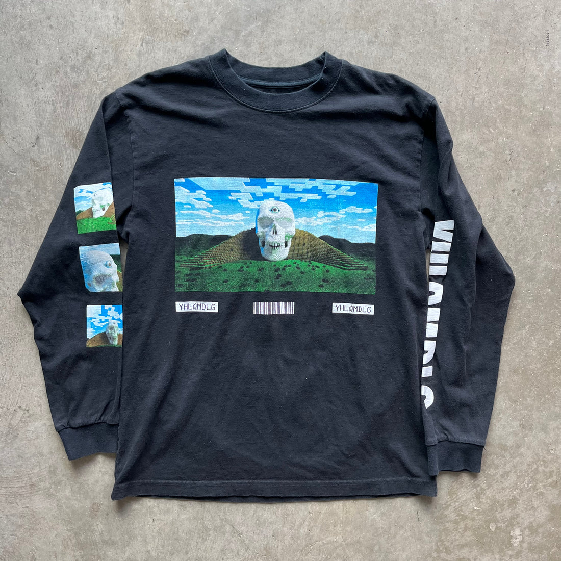 SWEATSHIRTS