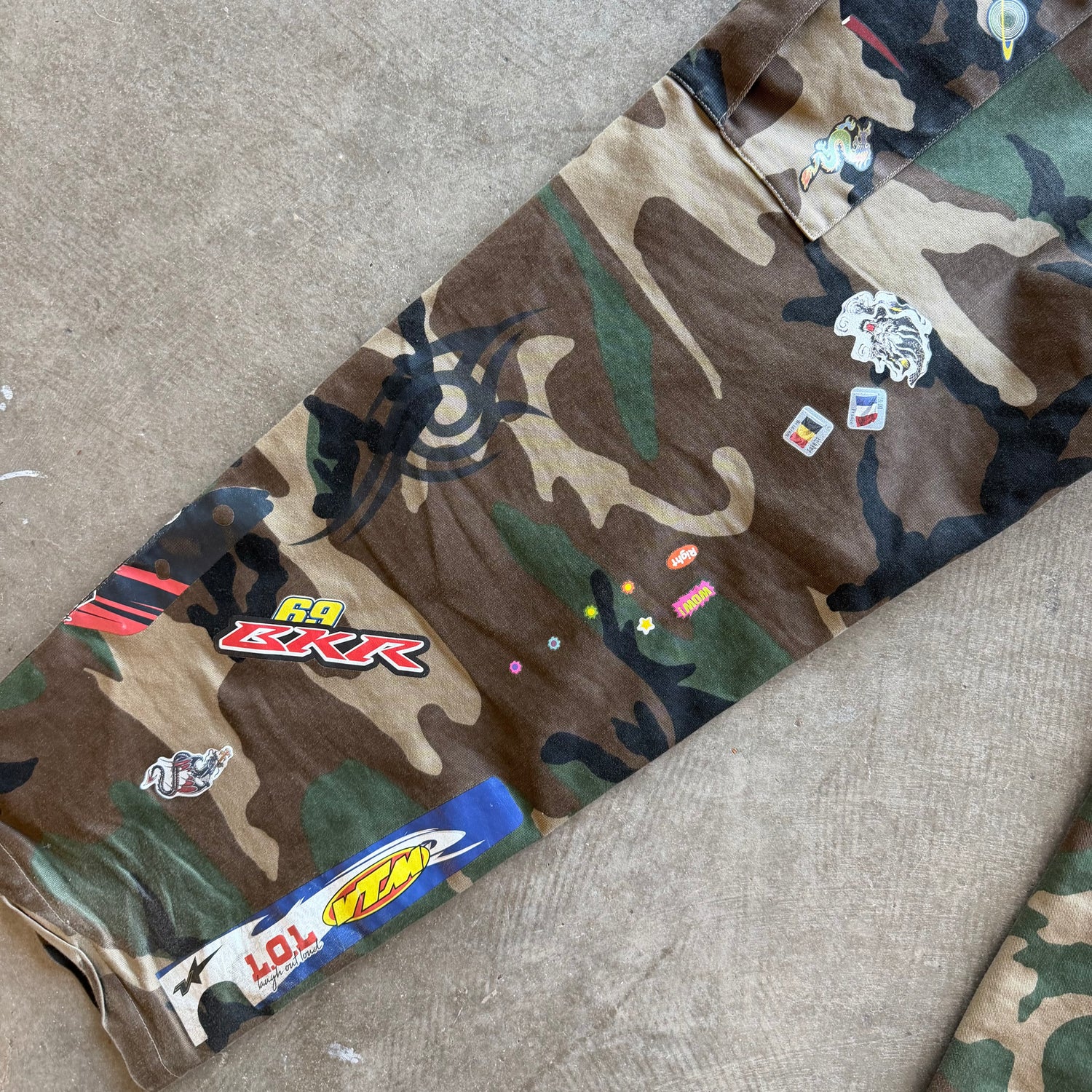 33x32 2019 Vetements Sticker Camo Pants