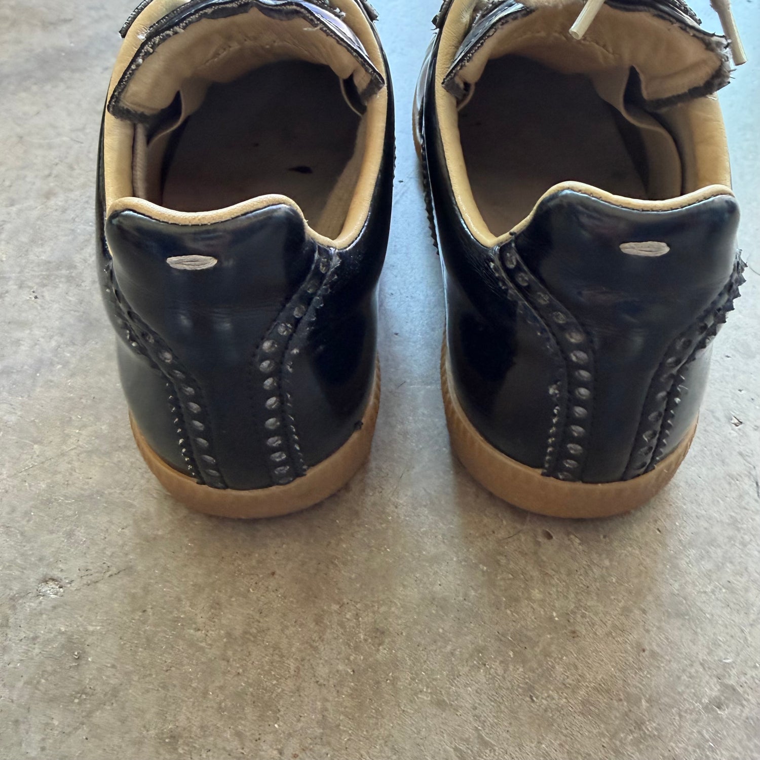 7 Used Maison Margiela Replica Gat Patent Black