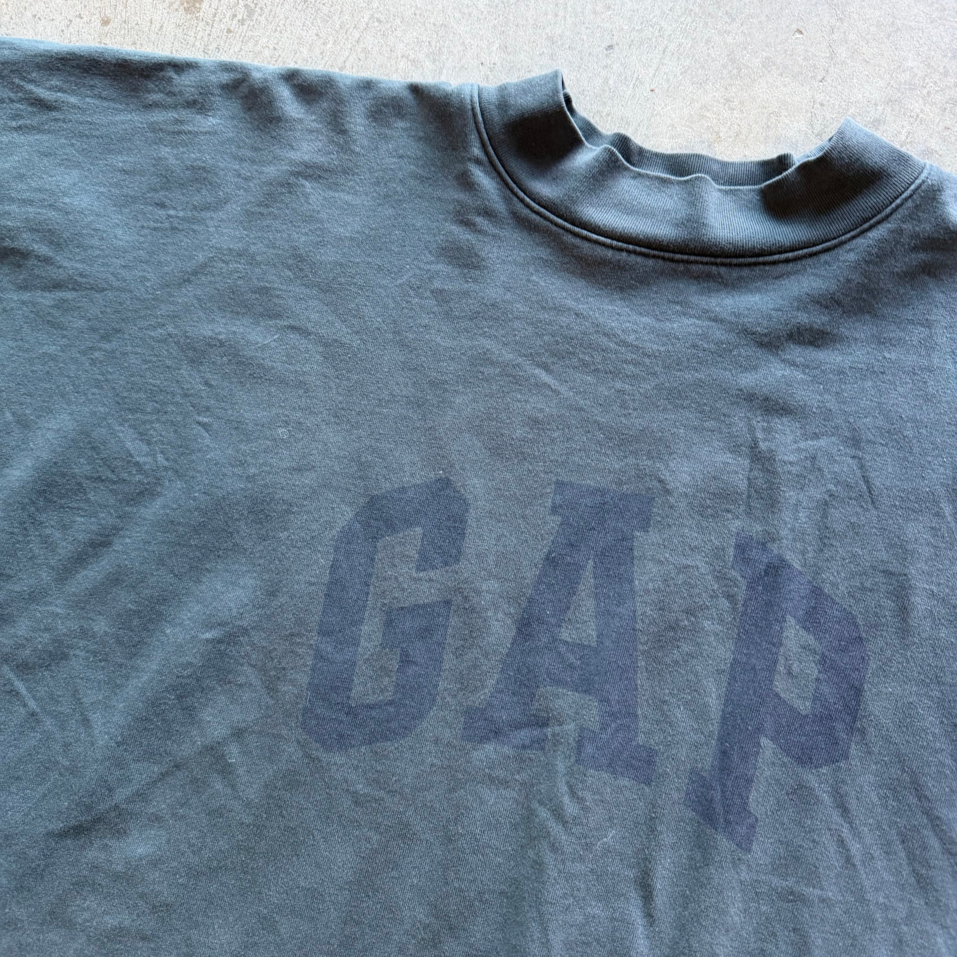 M Cropped Yeezy Dove Tee