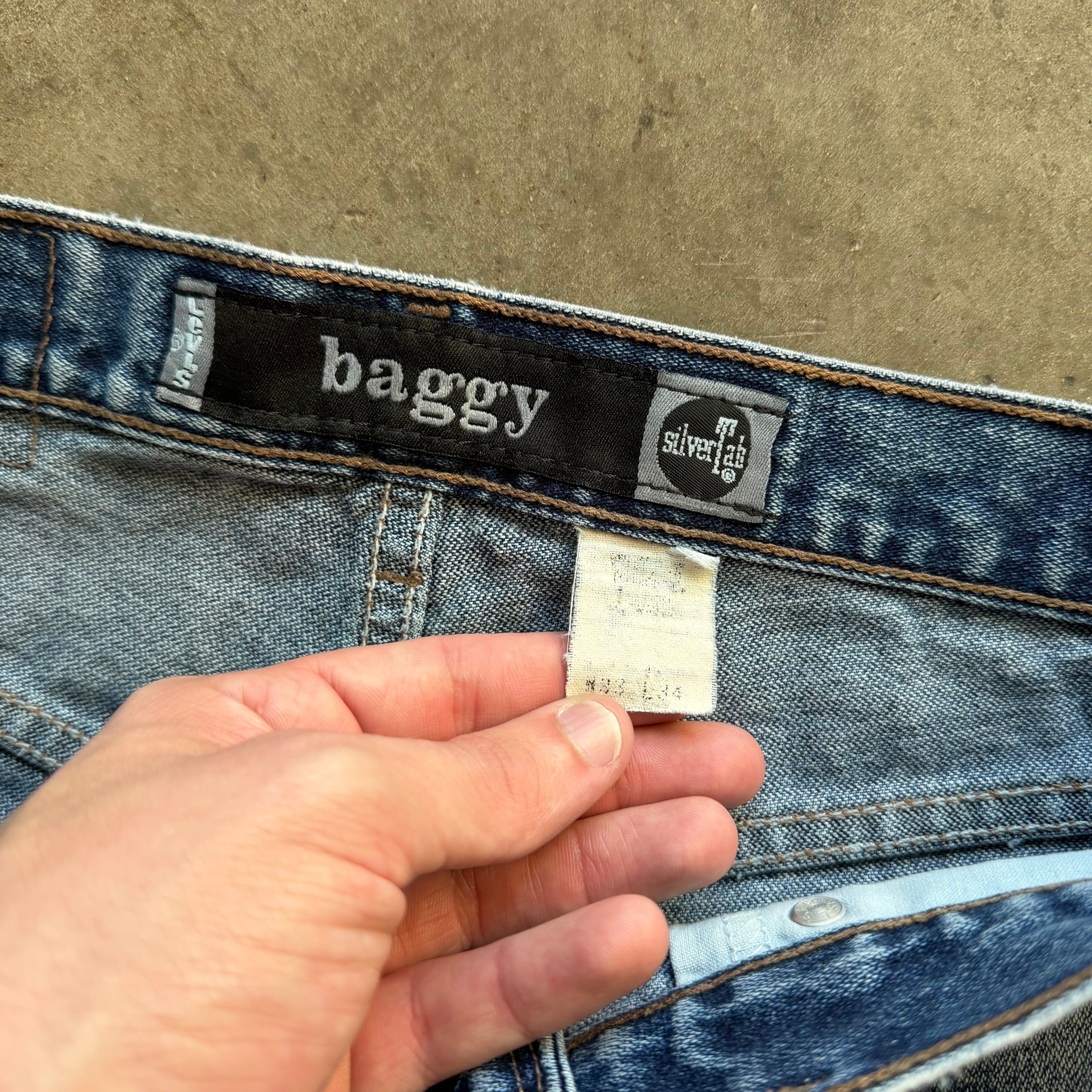 33x34 90s Baggy Levi’s Silver Tabs