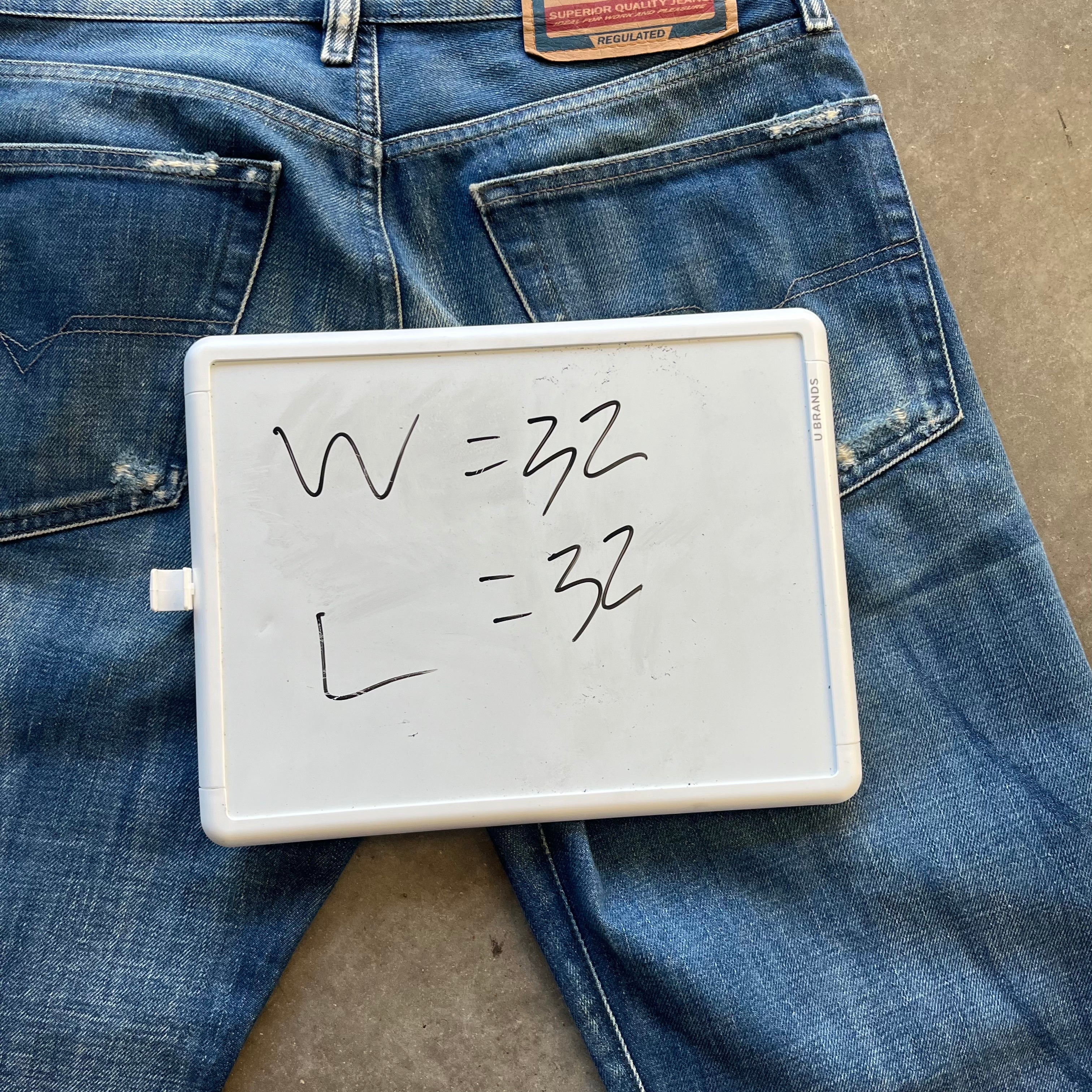 32x32 Ripped Diesel Jeans