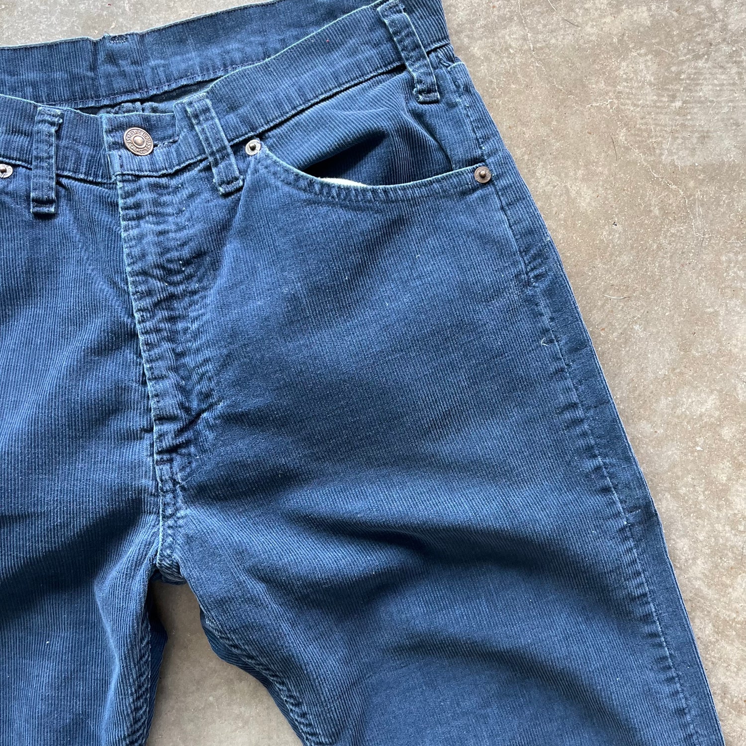 31x33 90s Courdoroy Levis Pants