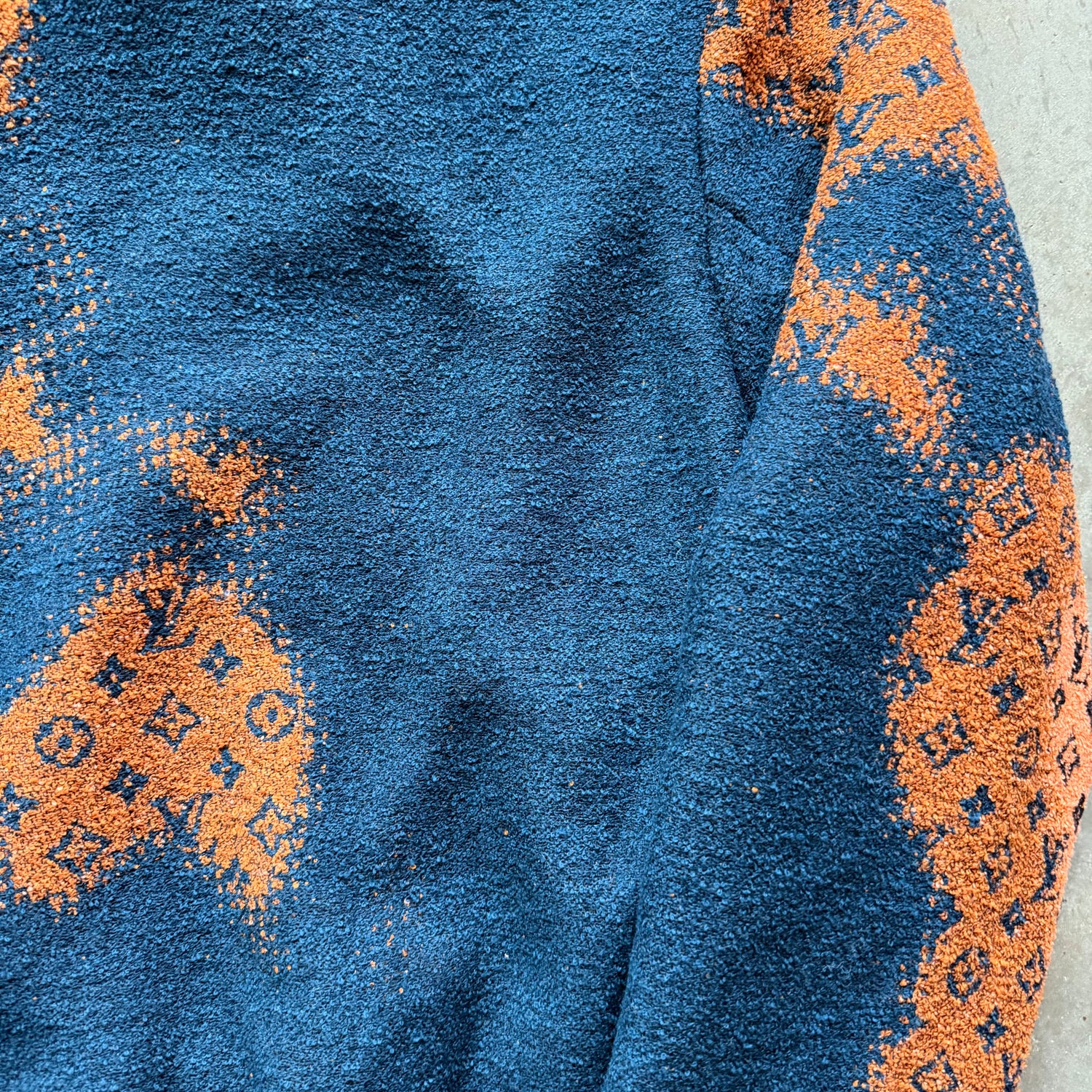 L Louis Vuitton Monogram Globe Fleece SS24