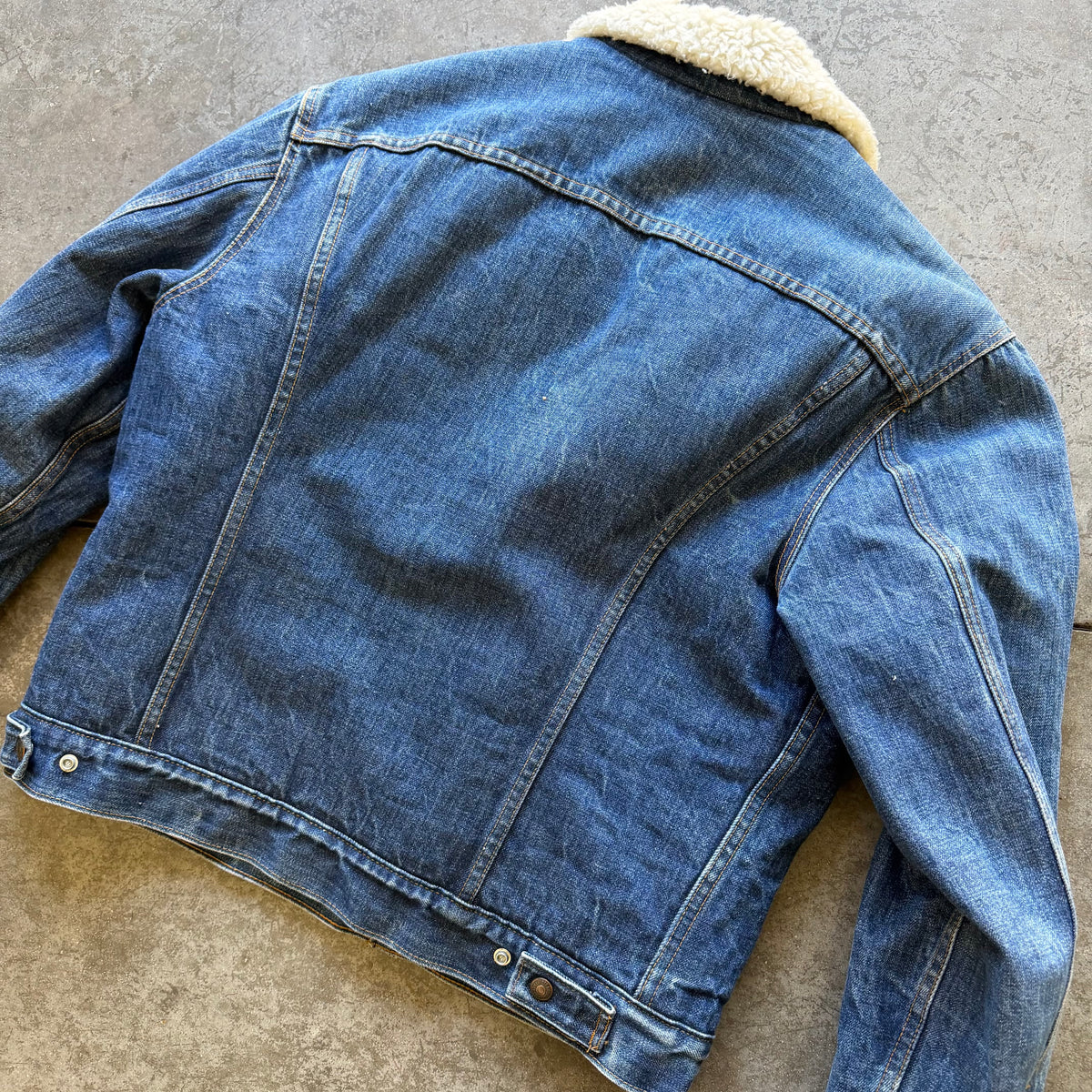 M 80s Levi’s Sherpa Lined Denim Jacket