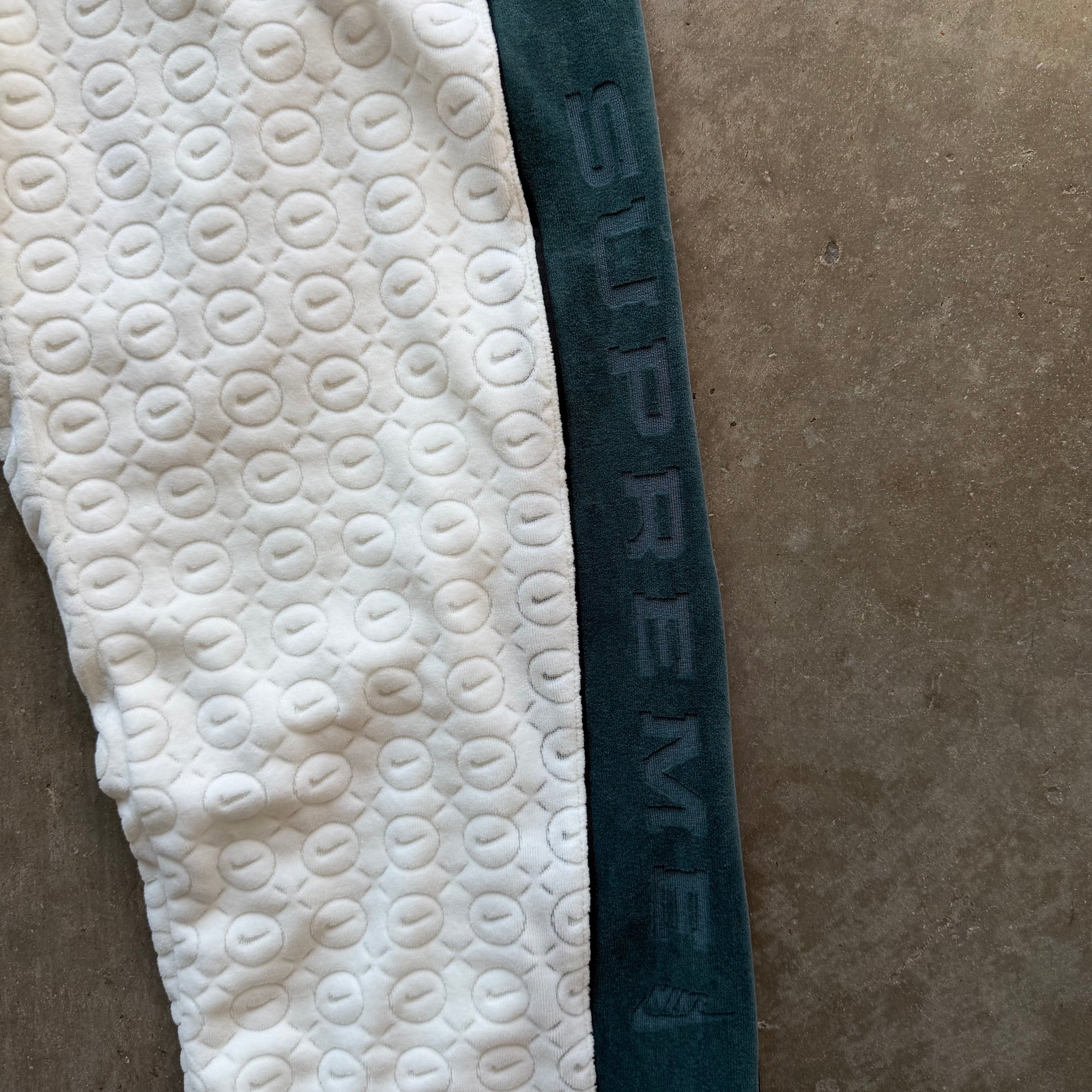 M Supreme Fleece Nike Pants