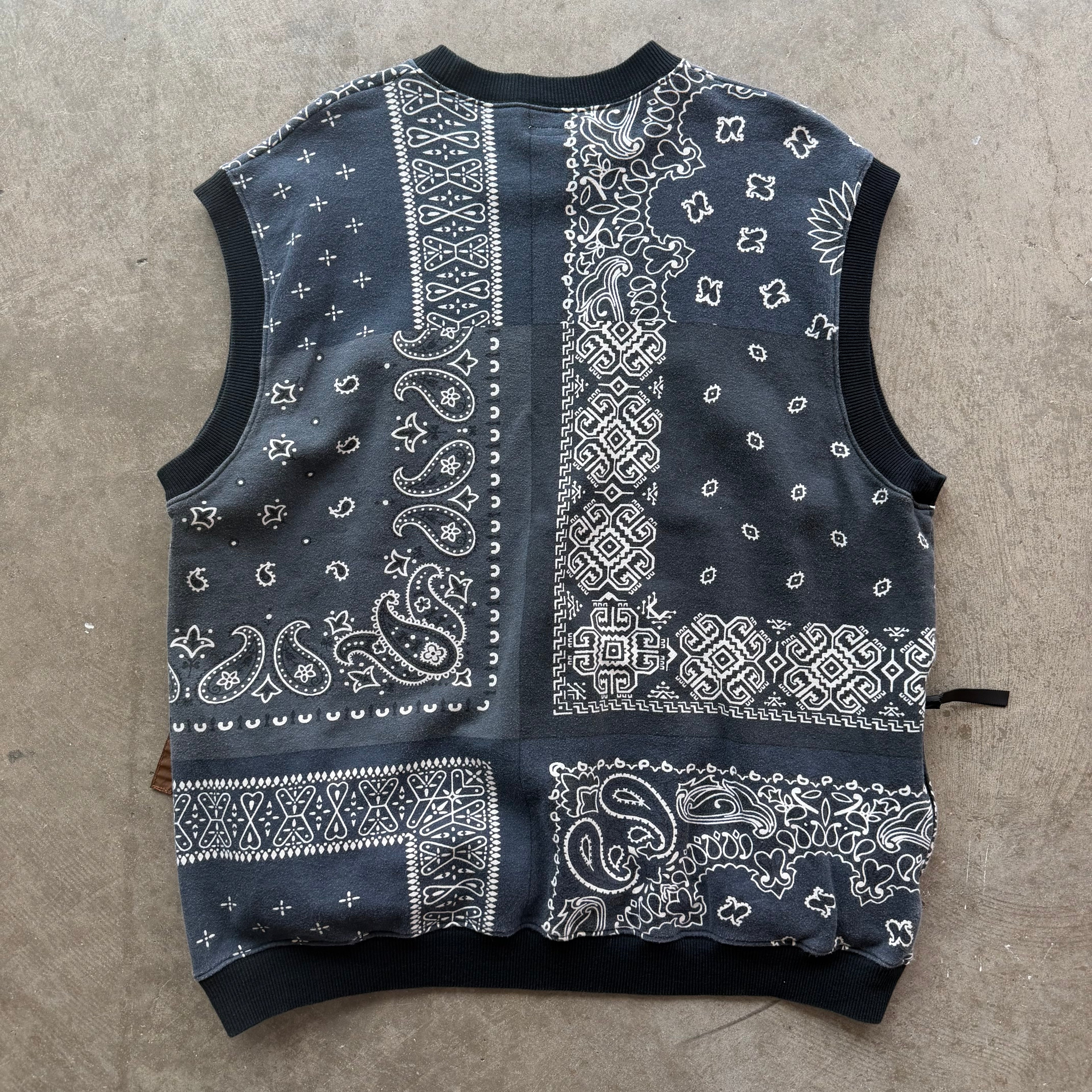 XL Kapital Sweater Vest Paisley