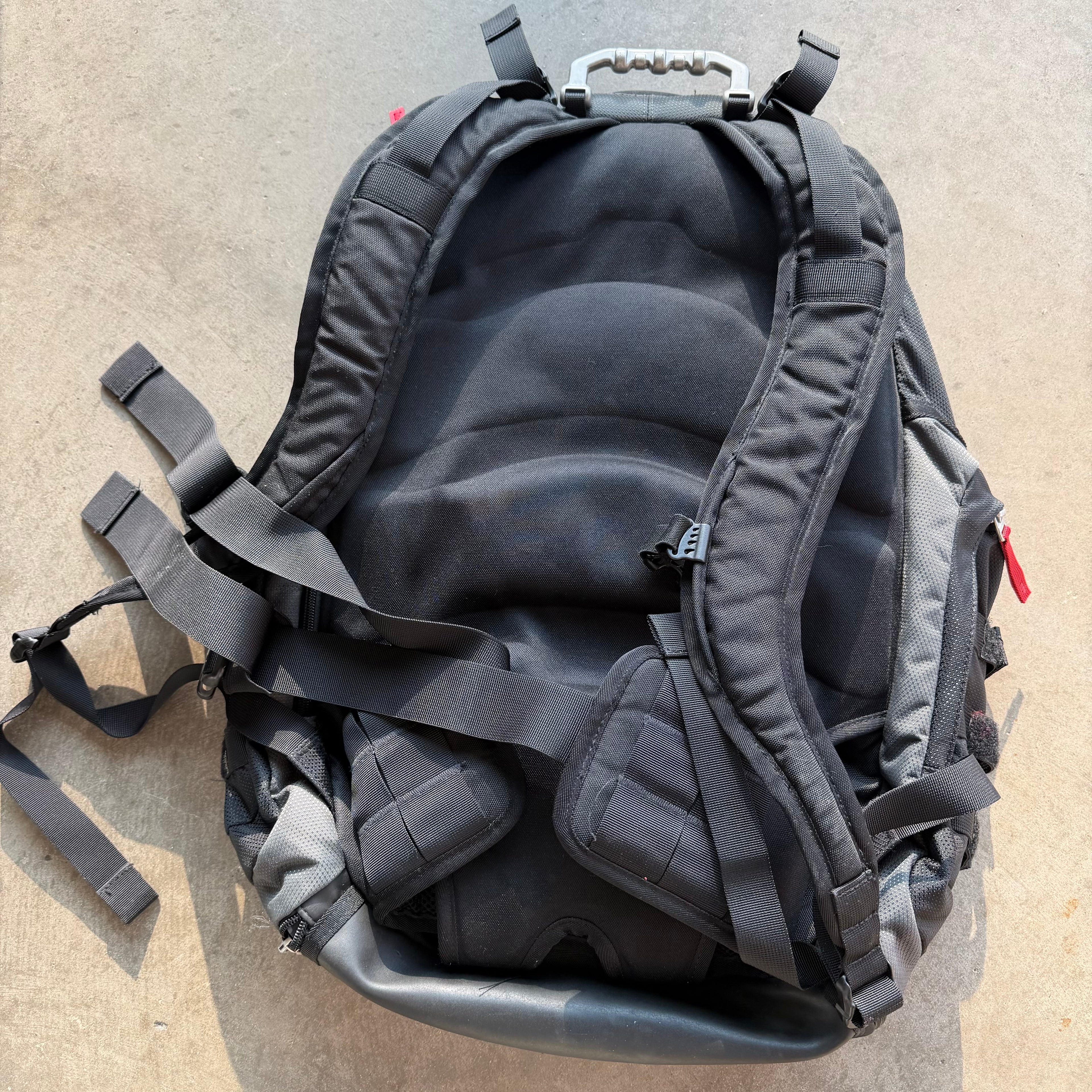 2000s Oakley Kitchen Sink Tactical Bag Grey