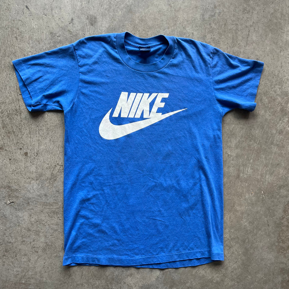 L 80s Nike Tee
