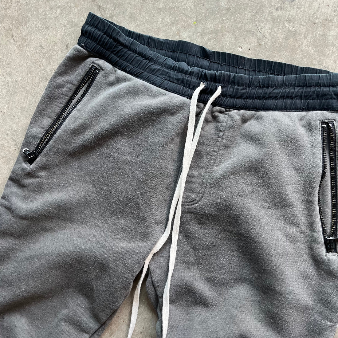32x30 Fear of God Essentials Sweatpants