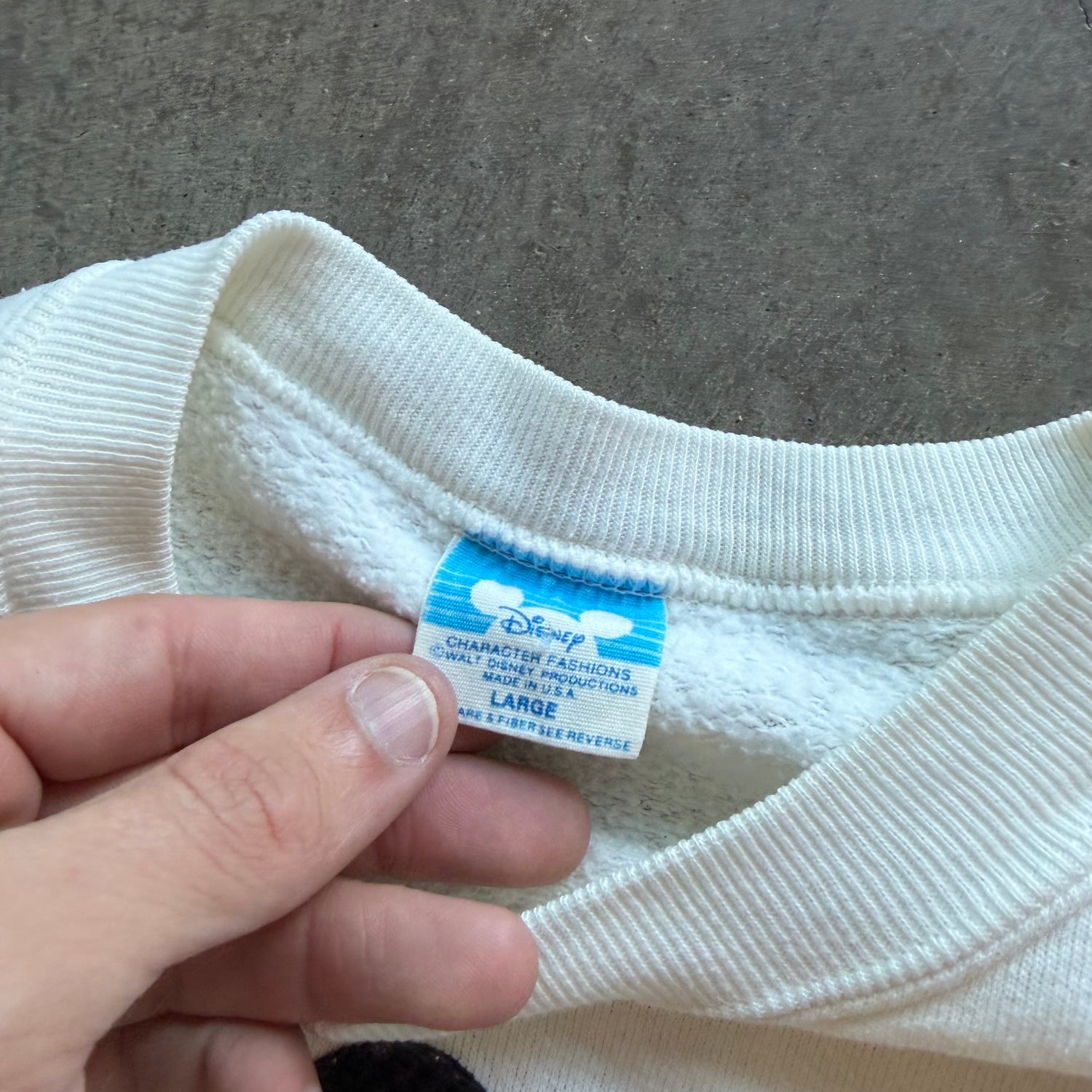 L 80s Minnie Mouse Crewneck