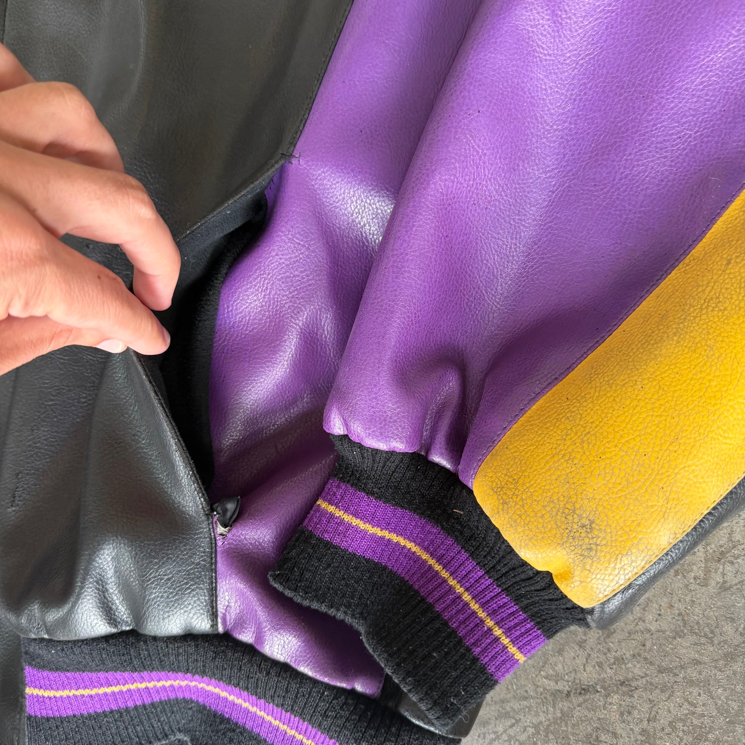 XL 90s Los Angeles Lakers Leather Jacket