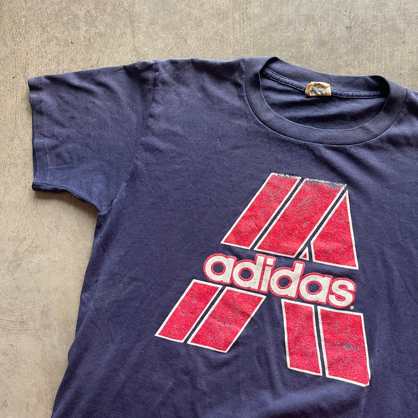 L 80s Adidas Tee