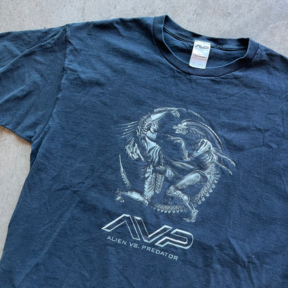 XL 04 Alien vs Predator Movie Tee