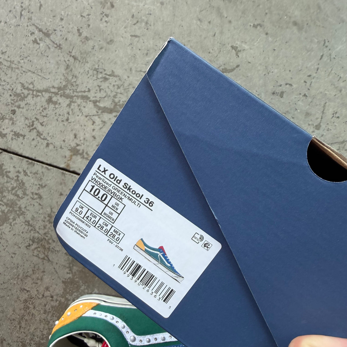 10 Pearlized Vans Yacht Club