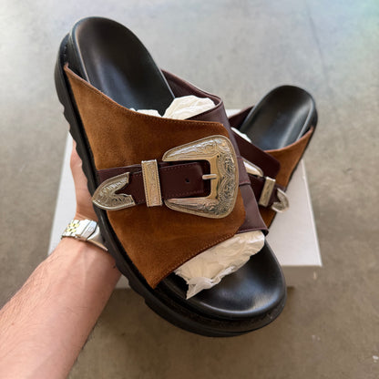 11 Toga Virilis Buckle Slide