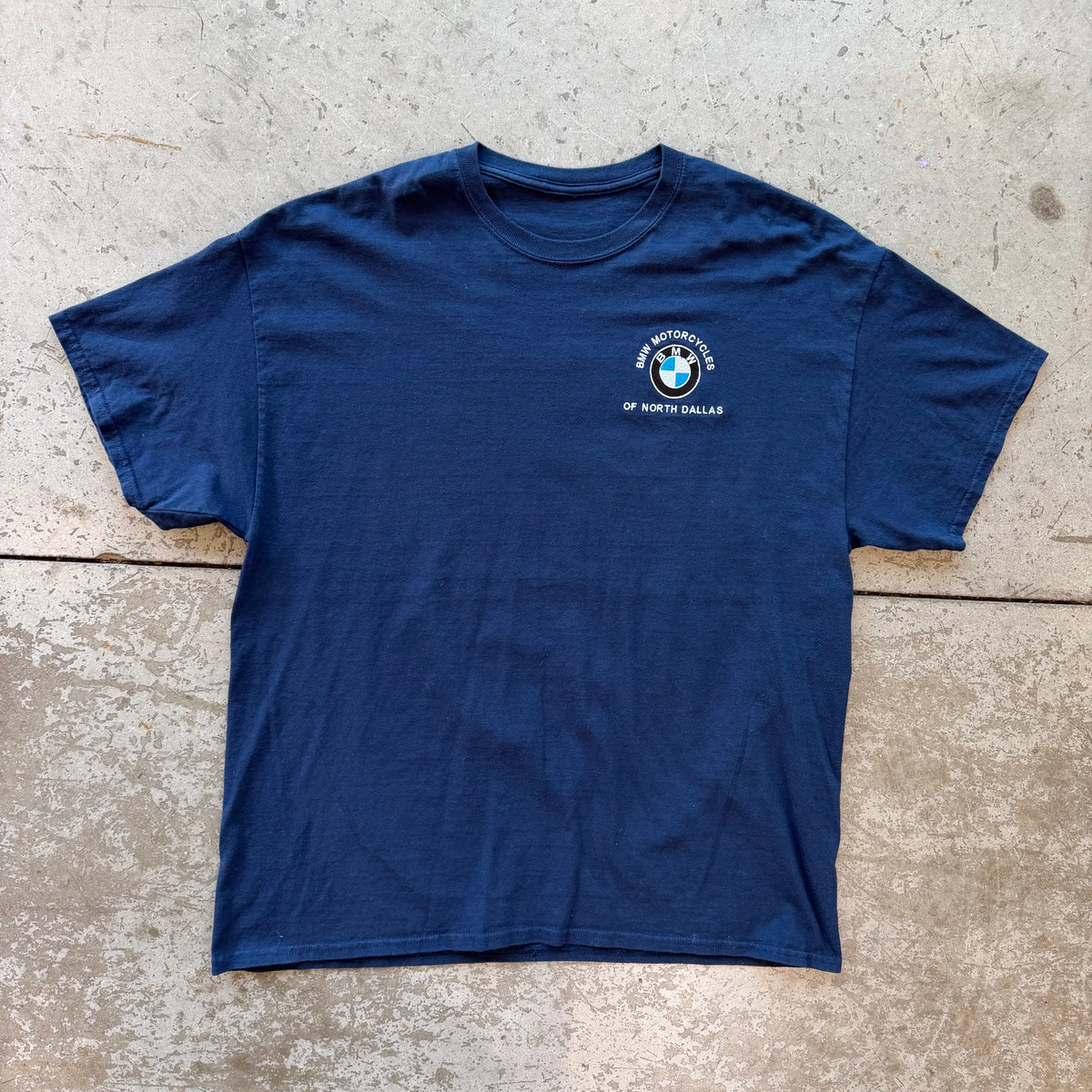 L 00s BMW Dallas Tee