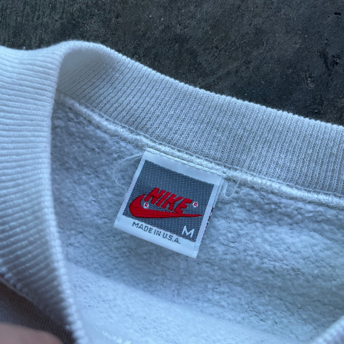 M 80s White Nike Crewneck