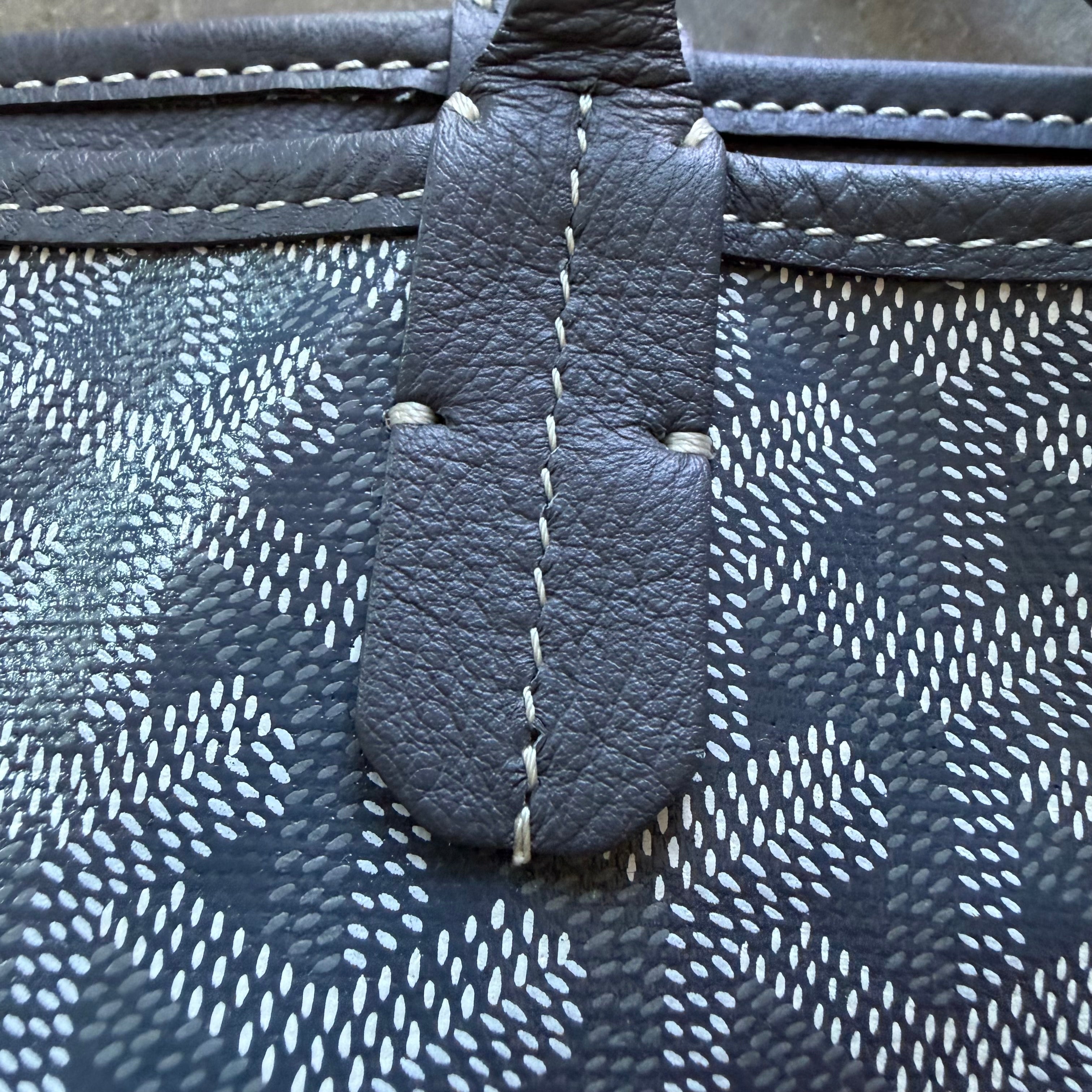 Goyard Anjou Reversible GM Grey