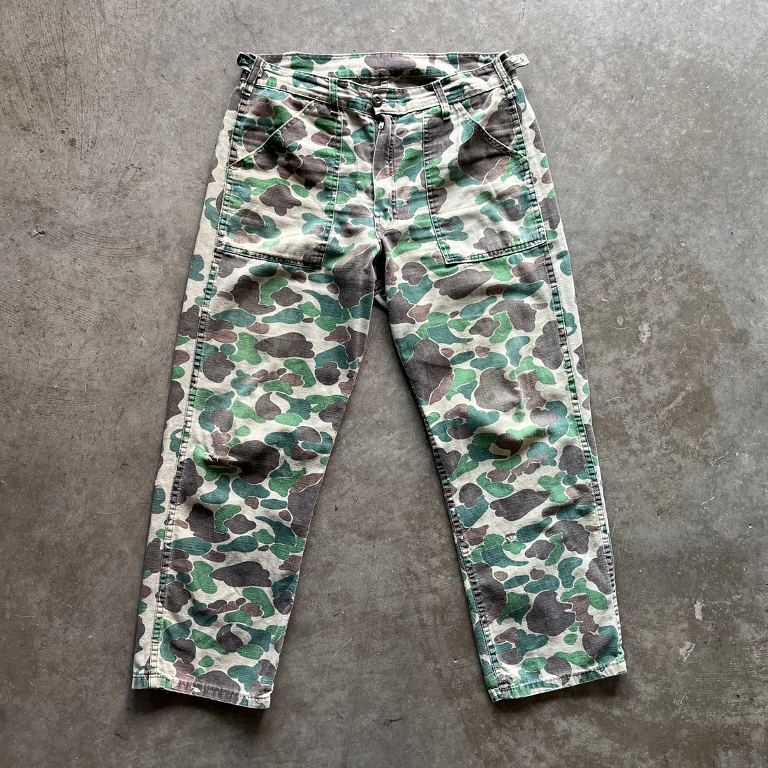 32x28 90s Camo Pants