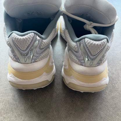12 Various Zero Sneaker White