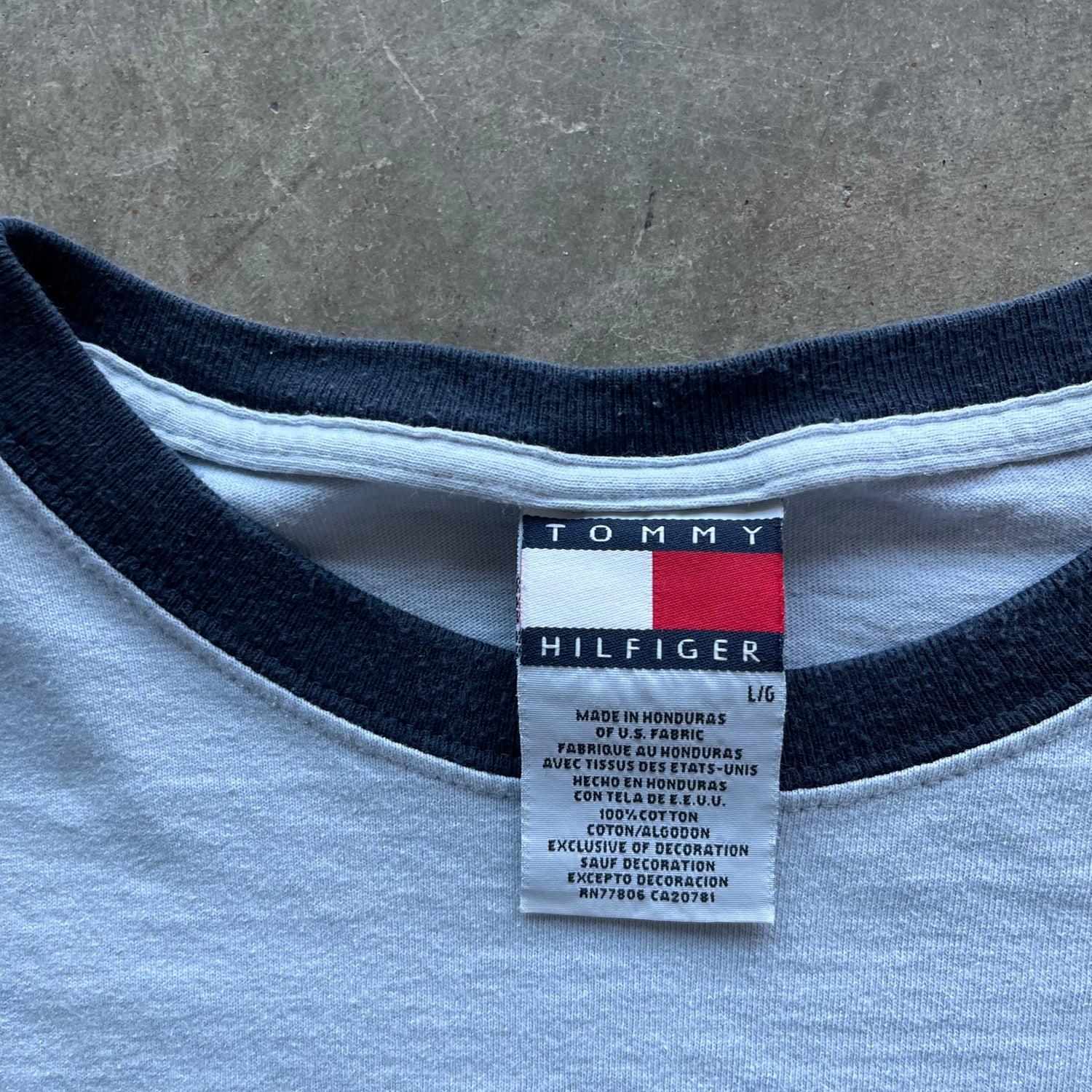 L 00s Tommy Hilfiger Tee