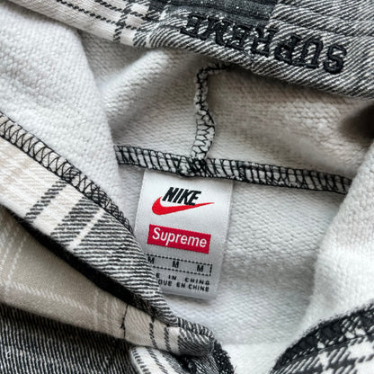 M FW18 Supreme Nike Plaid Hoodie
