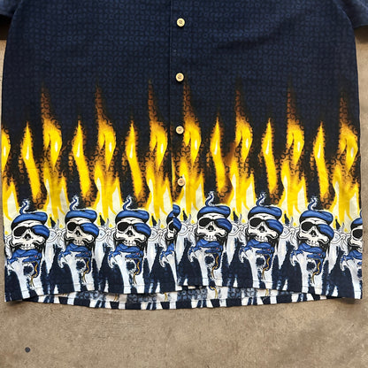 L 00s Button Up Skull Tee